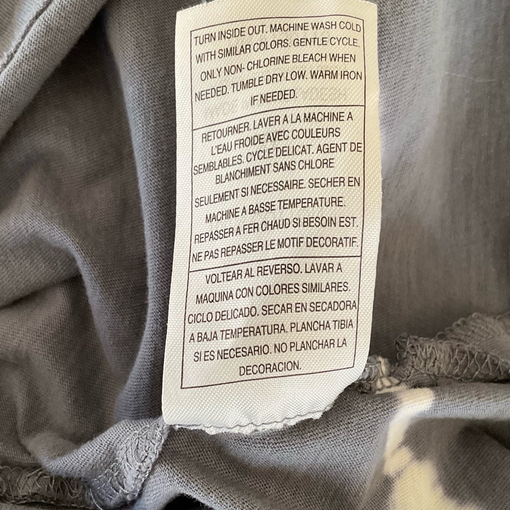 Peloton Tie-Dye Studio Side Slit Muscle Tank in Grey with a Rose Graphic - Picture 7 of 13